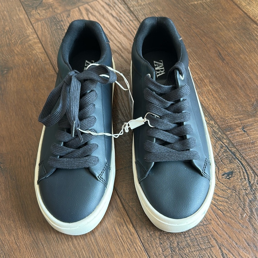 ZARA Sneaker
